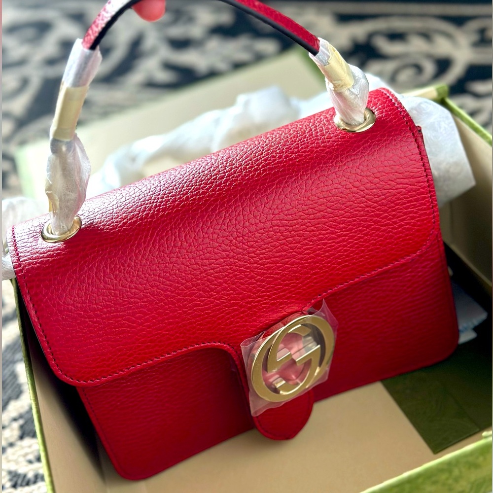 Brand New GUCCI top handle wt string